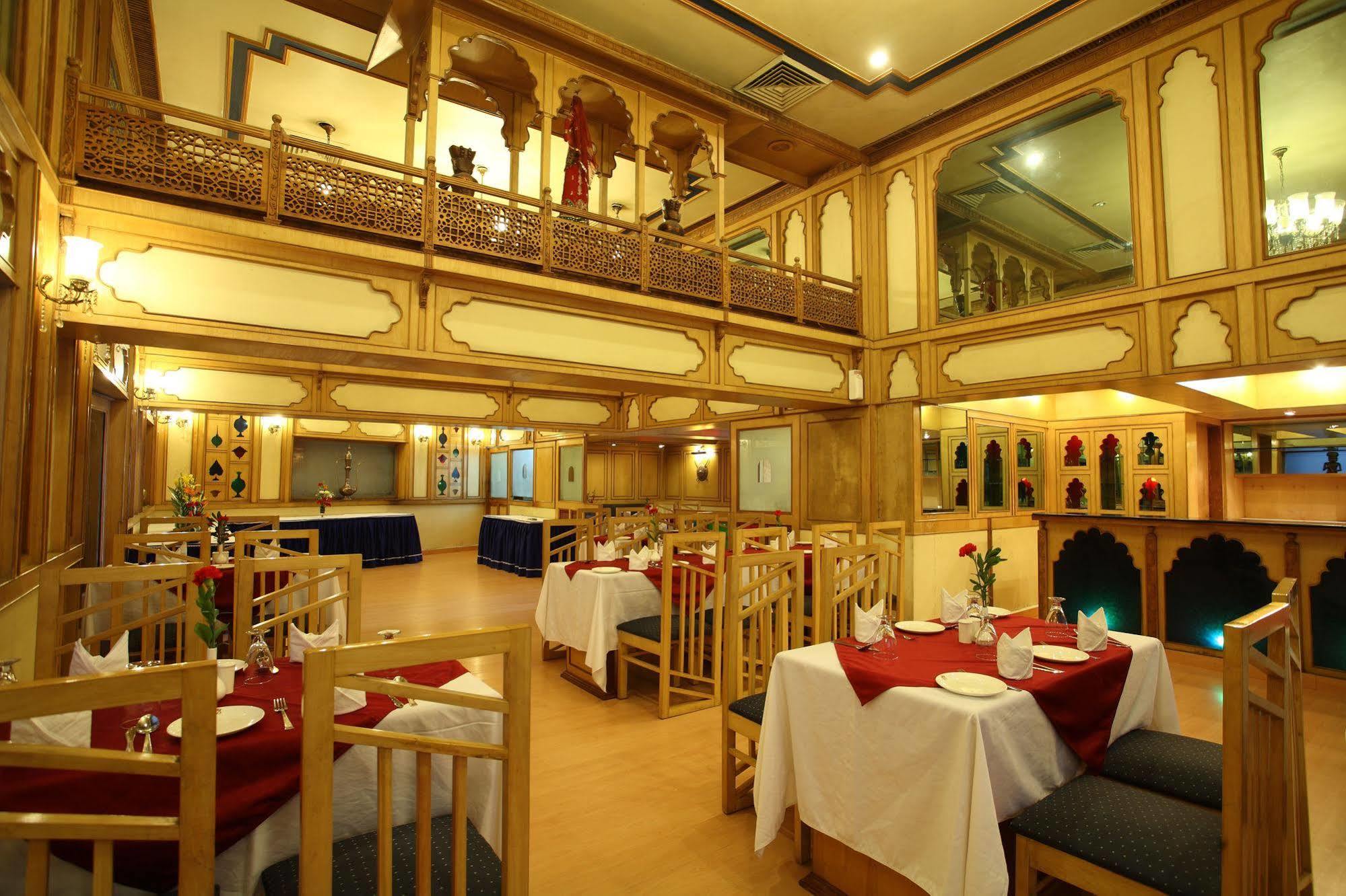 Hotel Om Tower Jaipur Ngoại thất bức ảnh